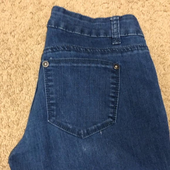 2 toned denim 2B Bebe jeans 💙 - Picture 4 of 5